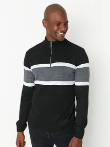 Trendyol Men Black & White Colourblocked Pullover with Zip Detail