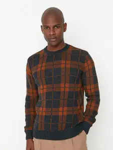 Trendyol Men Charcoal & Orange Checked Printed Pullover Sweater