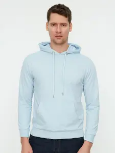 Trendyol Men Blue Solid Hooded Sweatshirt
