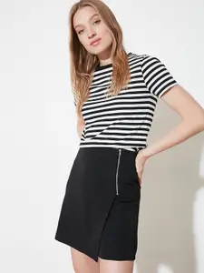 Trendyol Women Black Solid Mid-Rise Shorts