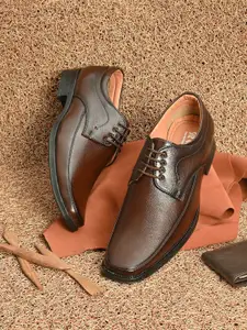 Sir Corbett Men Brown Solid Formal Derbys