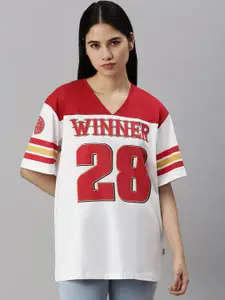 JUNEBERRY Women White & Red Typography Printed V-Neck Loose T-shirt