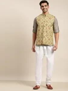 SOJANYA Men Grey Pure Cotton Solid Kurta & Churidar Comes With a Nehru Jacket