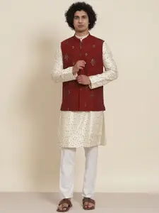 SOJANYA Men Off White Floral Embroidered Sequinned Kurta with Pyjamas