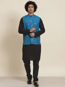 SOJANYA Men Black Pure Cotton Kurta with Pyjamas & Nehru Jacket