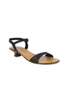 SOLES Women Black & Beige Textured Kitten Heels