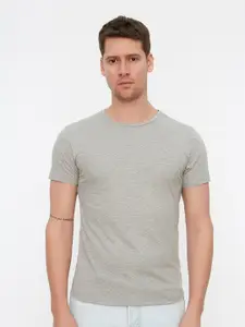 Trendyol Men Grey Solid Pure Cotton T-shirt