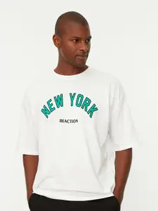 Trendyol Men White & Green Typography Printed T-shirt
