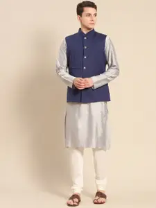 KISAH Men Grey Kurta with Churidar & Nehru Jacket