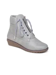 VALIOSAA Women Grey Solid Mid-Top Boots