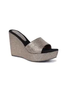 ZAPATOZ Grey PU Wedge Sandals