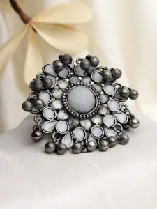 Moedbuille  Silver-Plated Off White Agate & Crystals Studded Handcrafted Tribal Adjustable Finger Ring