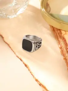 Yellow Chimes Men Silver-Plated Silver-Toned & Black Stainless Steel Square Finger Ring