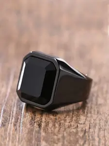 Yellow Chimes Men Black Stainless Steel Square Shaped Finger Ring