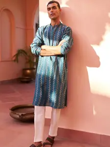 KISAH Men Textured Regular Fit Thread Work Kurta