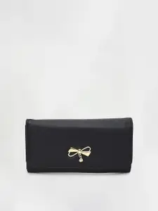 Ginger by Lifestyle Women Black & Gold-Toned Envelope