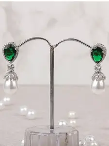 AURAA TRENDS Women Green & White Contemporary Studs Earrings