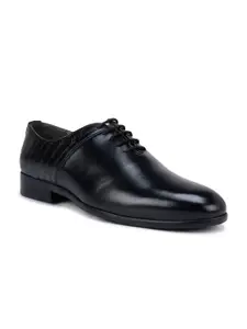 ROSSO BRUNELLO Men Black Textured Formal Shoes