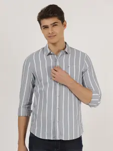 Lee Men Blue Slim Fit Striped Casual Shirt