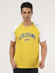 Lee Men Yellow & White Colourblocked Slim Fit T-shirt