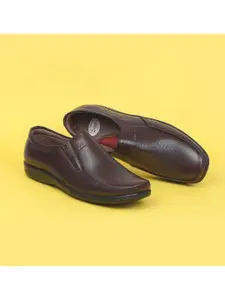 Zoom Shoes Men Brown Solid Leather Formal Slip-On Shoes