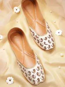 House of Pataudi Women Embellished Mojaris