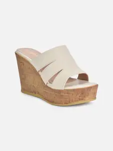 VALIOSAA Women Cream-Coloured Wedge heels