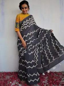 Chidiyaa Midnight Blue & White Printed Pure Cotton Saree