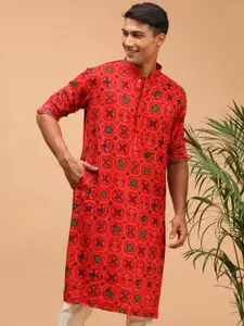 VASTRAMAY Men Red & Green Ethnic Motifs Cotton Printed Kurta