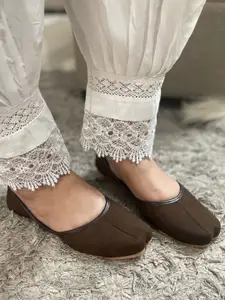 DESI COLOUR Women Ethnic Mojaris Flats