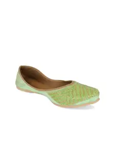 DESI COLOUR Women Embellished Ethnic Mojaris Flats