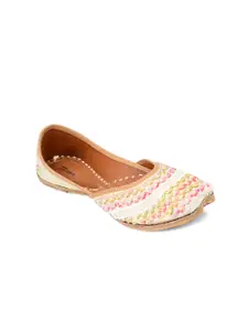 DESI COLOUR Women Embellished Ethnic Mojaris Flats