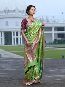 BEATITUDE Green & Gold-Toned Woven Design Zari Silk Blend Banarasi Saree