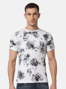 Aesthetic Bodies Men White & Black Printed Tropical Slim Fit T-shirt