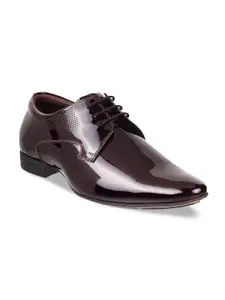Mochi Men Maroon Solid Leather Formal Derbys