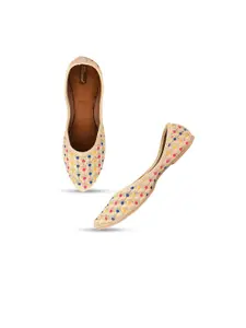 DESI COLOUR Women Embellished Ethnic Mojaris Flats