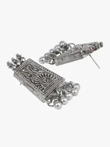 CARDINAL Women Silver-Toned Choker Necklace Jewellery Set