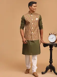 VASTRAMAY Men Solid Kurta with Churidar & With Nehru Jacket