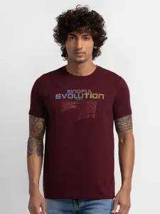 SPYKAR Men Maroon Typography Printed Slim Fit T-shirt