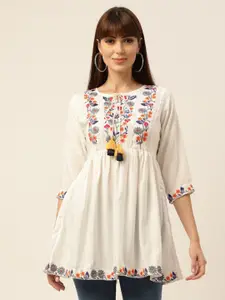Sangria Women White Floral Embroidered Thread Work Pure Cotton Thread Work Pleated Short Kurti