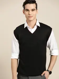 INVICTUS Men Black Solid Knitted Sweater Vest
