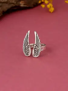 kashwini Silver-Plated & Wings-Charm Finger Ring