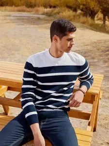 Celio Men Black & White  Regular Fit  Striped Pullover Sweater