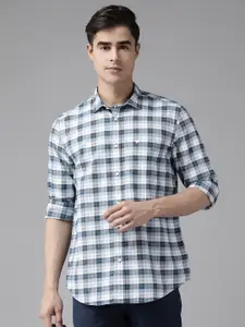 Blackberrys Men Cotton Casuale Slim Fit Checked Casual Shirt