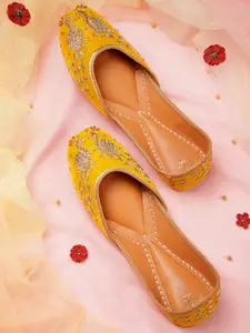 House of Pataudi Women Embellished Ethnic Mojaris