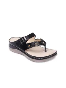 Picktoes Black Embellished Casual Flatform Sandals