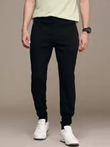 Calvin Klein Jeans Men Black Solid Relaxed Fit Mid-Rise Pure Cotton Joggers