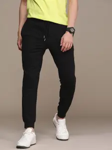 Calvin Klein Jeans Men Black Solid Regular Fit Mid-Rise Joggers
