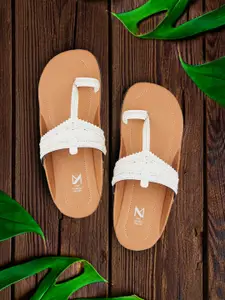 THE MADRAS TRUNK Men Tan Kolhapuris Textured Comfort Sandals