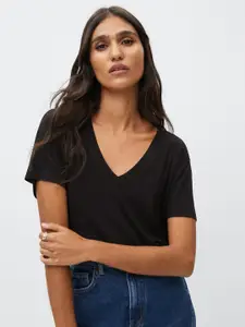 MANGO Women Black Solid V-Neck Monochrome T-shirt
